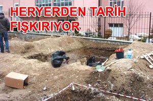 3 mezarla iskeletler bulundu