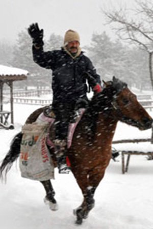 Doğa harikası Abant kar yağışına teslim oldu