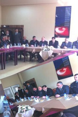 Muhtarlarla bir araya geldi