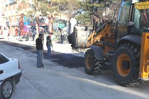 Bolu Belediyesi 5 Ekiple Yollara Yama Yapıyor