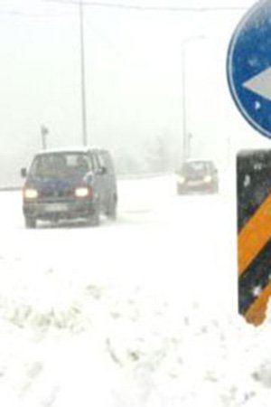 Bolu Dağı'nda kar yağışı etkili oluyor