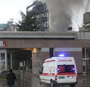 Çimento fabrikasında çıkan yangın söndürüldü