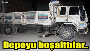 Kamyonun deposunu boşalttılar...