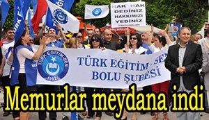 Memurlar hükümeti protesto ettiler...