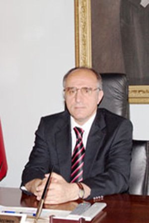 Vali Özçimen'den Çalışan Gazeteciler Günü Mesajı