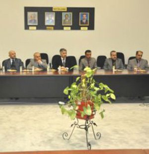 Van'a destek verenlere plaket takdim edildi