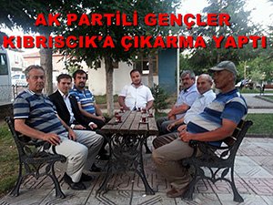 AK PARTİLİ GENÇLER KIBRISCIK'A ÇIKARMA YAPTI
