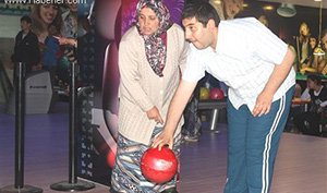 Engelli öğrencilerin bowling ve sinema keyfi
