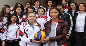 Filenin sultanlarından genç oyunculara destek