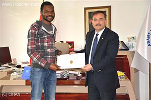 Nijeryalı Abdulsalam Aji Suleiman, mezun oldu