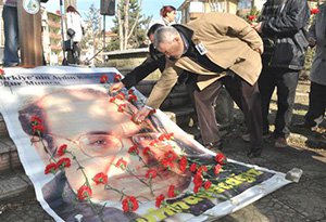 Uğur Mumcu 20. yılında törenle anıldı