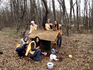 Üniversiteli duyarlı öğrenciler alkış aldı.