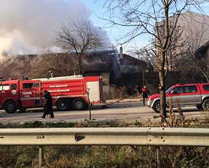 AHŞAP EV ALEV ALEV YANDI!