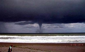 AKÇAKOCA SAHİLİNDE HORTUM!