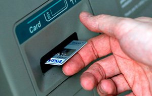 KARTI BANKAMATİK'TE UNUTTU 2000 LİRADAN OLDU!