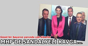 MHP'DE SANDALYELER HAVADA UÇUŞUYOR