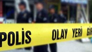 OTOMOBİL BARİYERLERE ÇARPTI: 1 ÖLÜ 2 YARALI