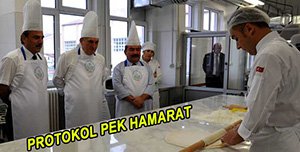 PROTOKOL YEMEK YAPMAYI ÖĞRENİYOR...