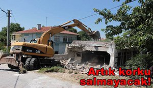 BOLU'DA VATANDAŞA KORKU SALAN METRUK BİNALAR YIKILIYOR