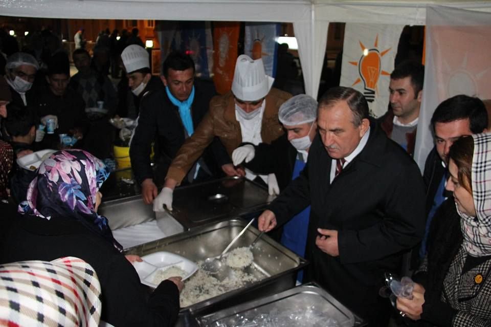 AK PARTİ'DEN MEVLİT PROGRAMI