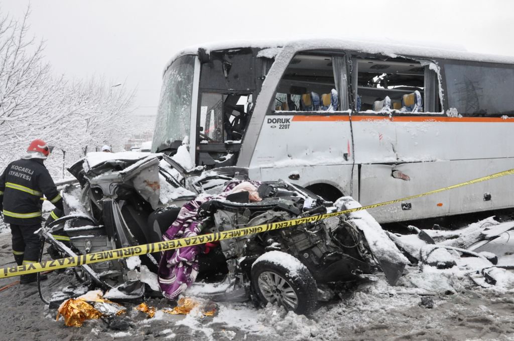 YARALI VATANDAŞLARA İLK MÜDAHALEYİ ONLAR YAPTI