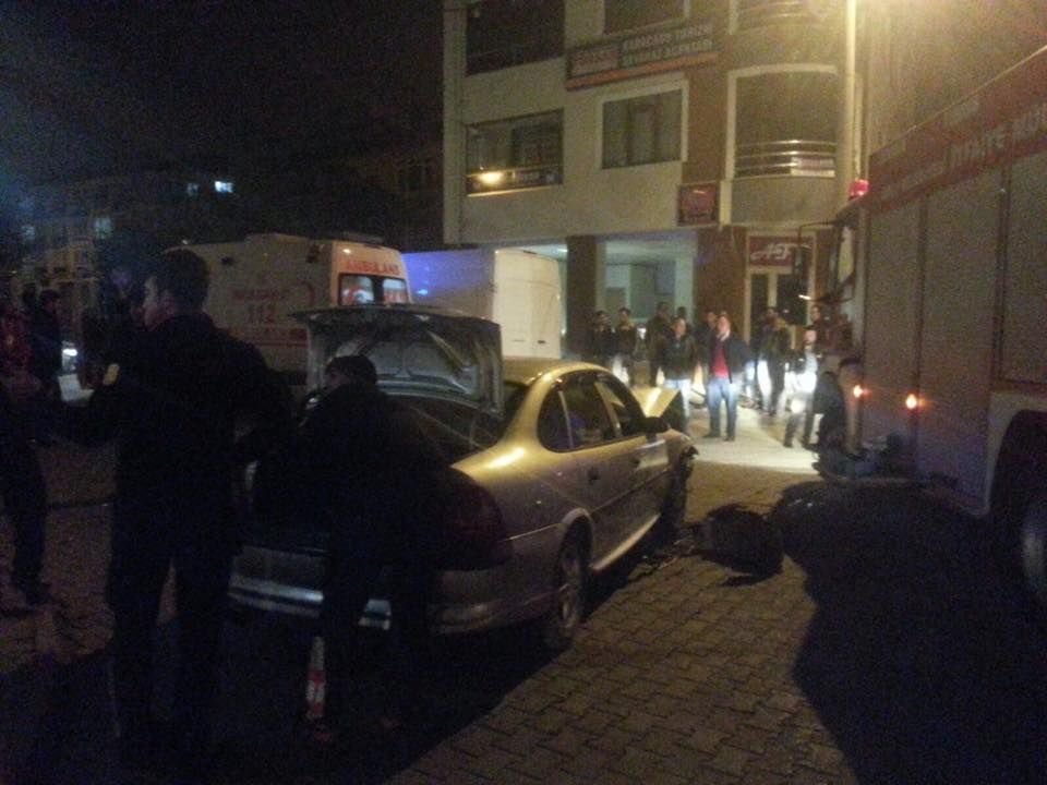 MARKETİN CAMINDAN İÇERİYE GİRDİ