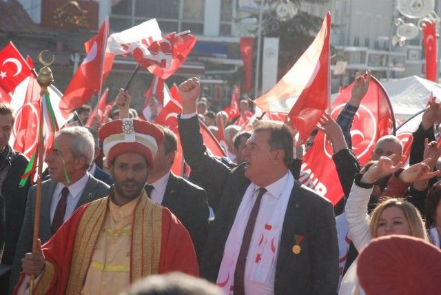 MHP'DEN GÖVDE GÖSTERİSİ