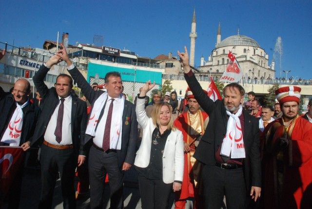 MHP'DEN GÖVDE GÖSTERİSİ