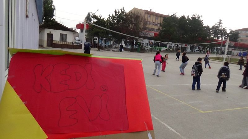 ÖĞRENCİLERDEN İNSANLIK DERSİ!