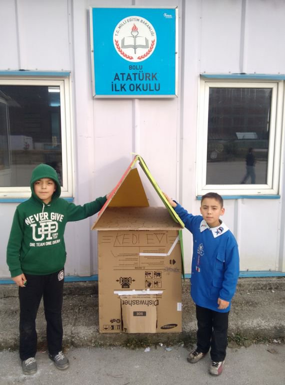 ÖĞRENCİLERDEN İNSANLIK DERSİ!