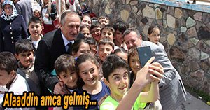 ÇOCUKLARIN ALAADDİN AMCASI...