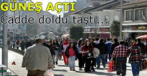 GÜNEŞ YÜZÜNÜ GÖSTERDİ CADDE DOLDU TAŞTI!