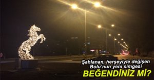 KAVŞAĞA IŞIKLI AT FİGÜRÜ