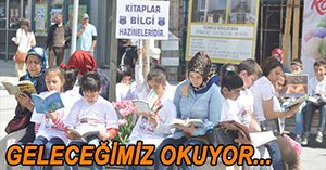 ÖĞRETMEN, ÖĞRENCİ, VELİ OKUYOR...