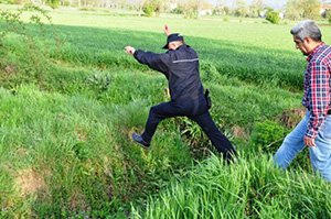 POLİSTEN BEBEK ALARMI