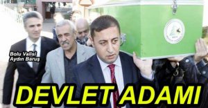 VALİ BARUŞ, HUZUREVİ SAKİNİNİN TABUTUNU OMUZLADI