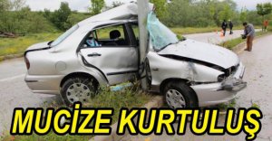 AYDINLATMA DİREĞİNE ÇARPARAK İKİYE BÖLÜNDÜ