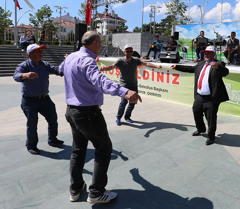 1 MAYIS BÖYLE KUTLANIR....