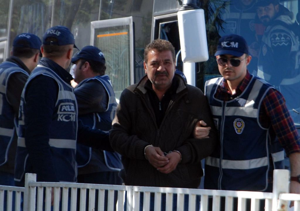 10 KİŞİDEN 6'SI ADLİYEYE SEVK EDİLDİ