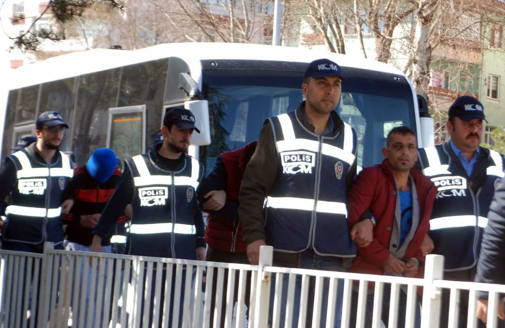 10 KİŞİDEN 6'SI ADLİYEYE SEVK EDİLDİ