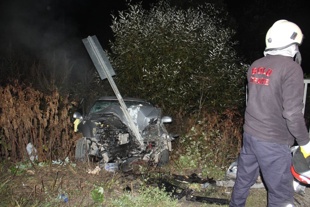 20 YAŞINDAKİ SÜRÜCÜ ÖLÜMDEN DÖNDÜ