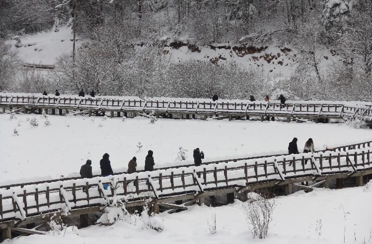 ABANT GÜZELLİĞİYLE BÜYÜLÜYOR
