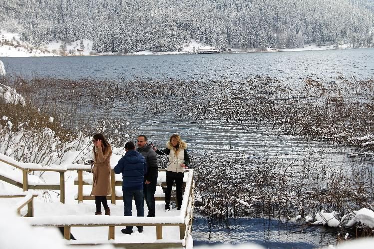 ABANT GÜZELLİĞİYLE BÜYÜLÜYOR