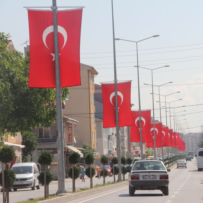 ALKIŞLAR SÜMER HALKINA...