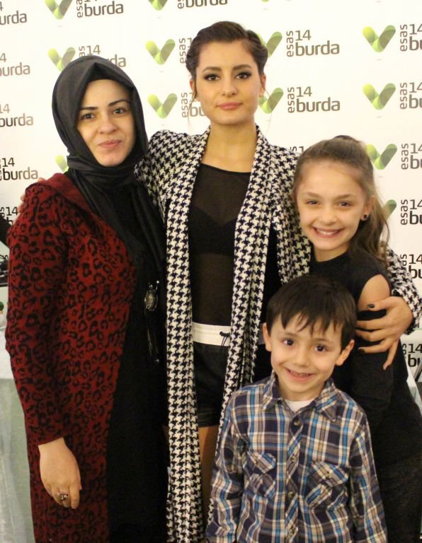 ATİYE HAYRANLARINI BÜYÜLEDİ....