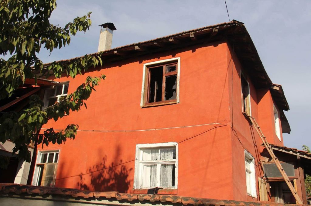 BABA OĞUL ALEVLERİN ARASINDAN ÇIKTILAR