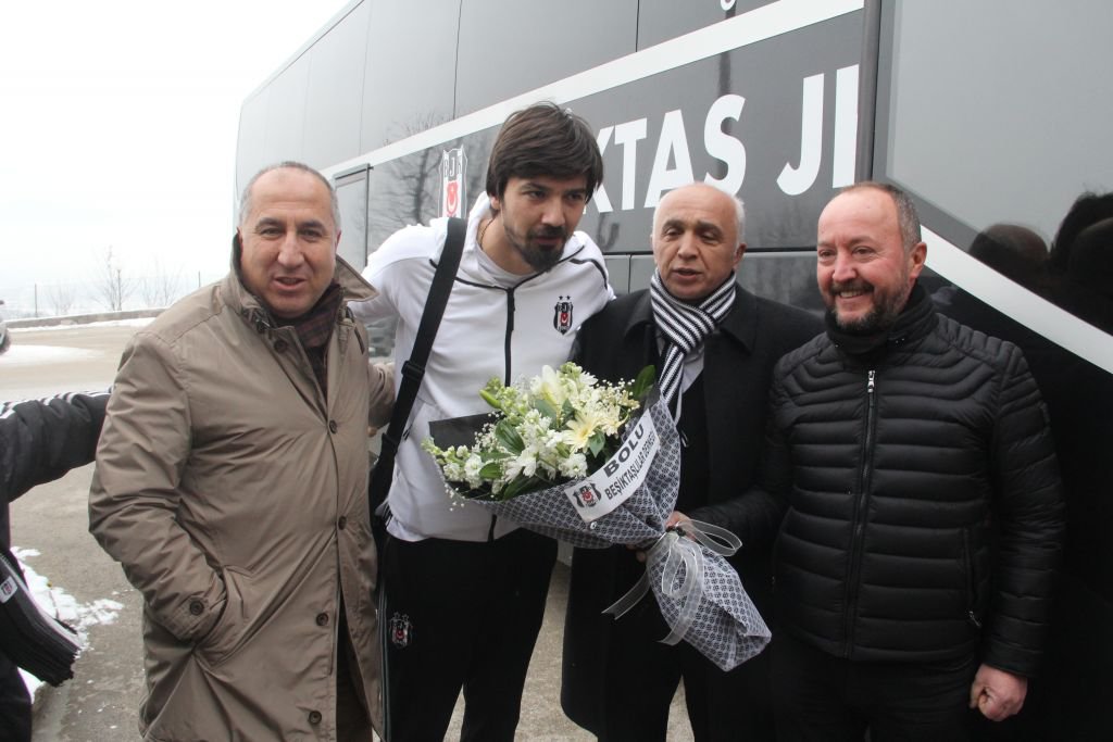 BEŞİKTAŞ ÇİÇEKLERLE KARŞILANDI