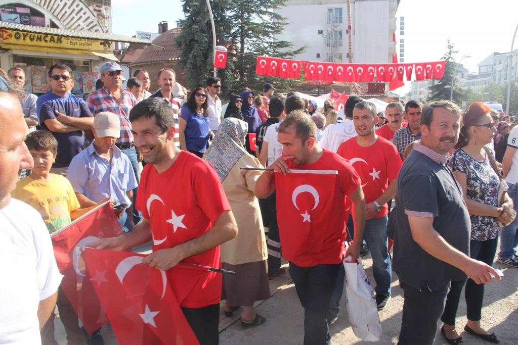 BOLU'DA MUHTEŞEM DEMOKRASİ ŞÖLENİ