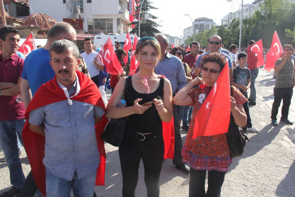 BOLU'DA MUHTEŞEM DEMOKRASİ ŞÖLENİ