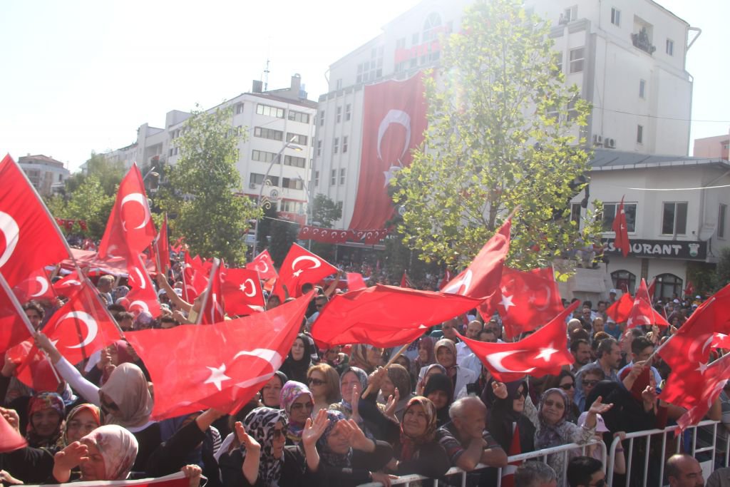 BOLU'DA MUHTEŞEM DEMOKRASİ ŞÖLENİ